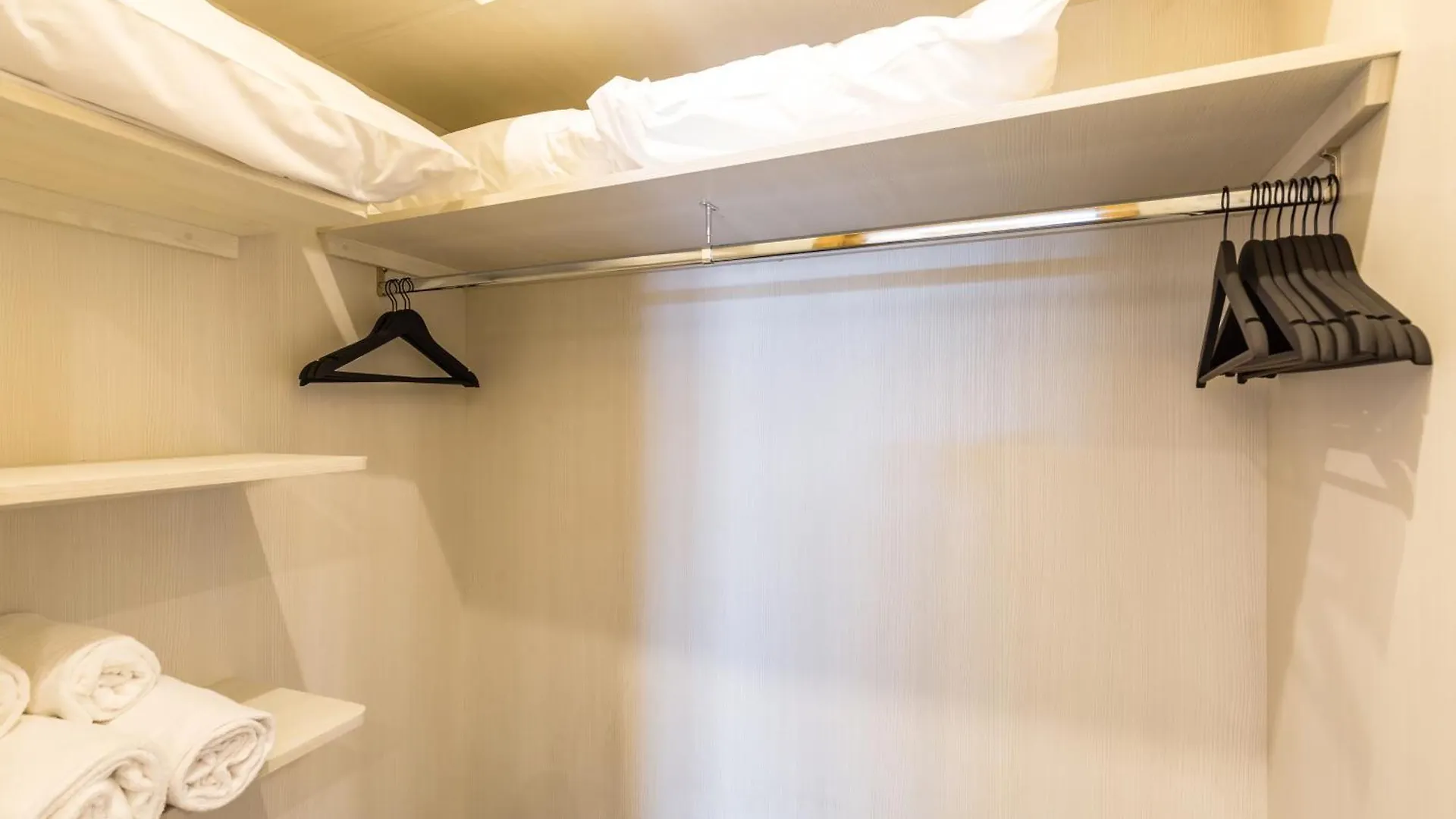 Apartamento Villa Dolcevita With Parking By Napoliapartments