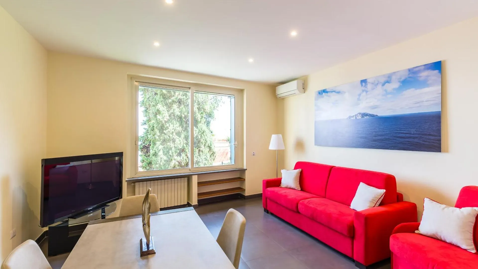 Apartamento Villa Dolcevita With Parking By Napoliapartments