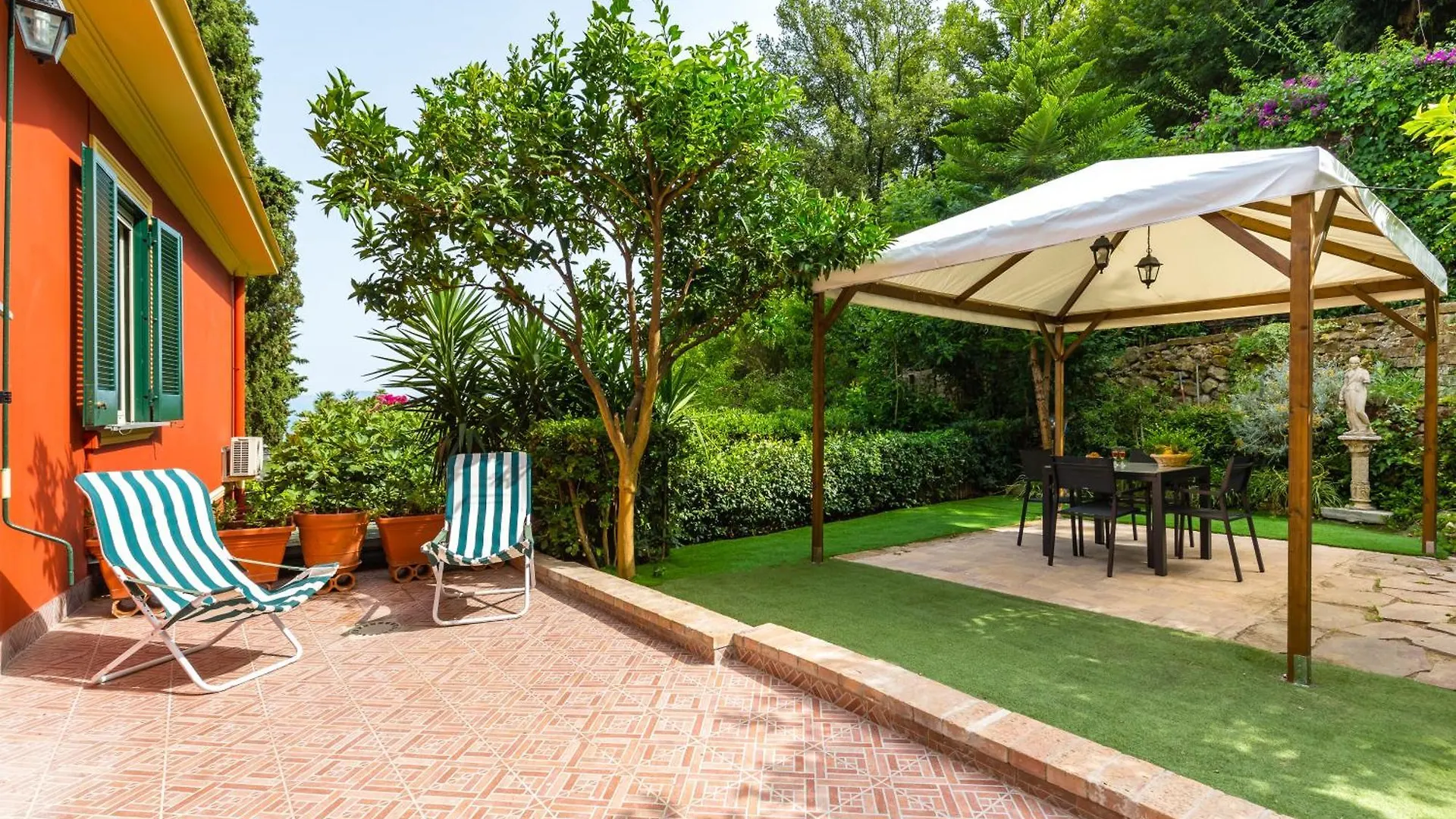 Villa Dolcevita With Parking By Napoliapartments