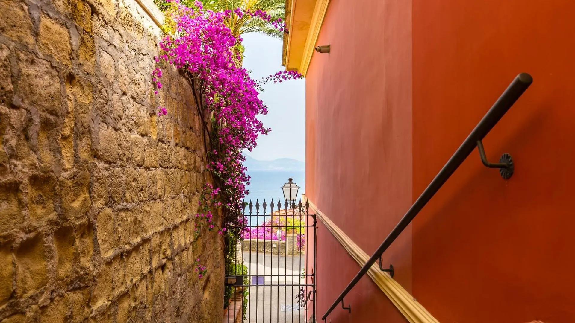 Villa Dolcevita With Parking By Napoliapartments Apartment Naples