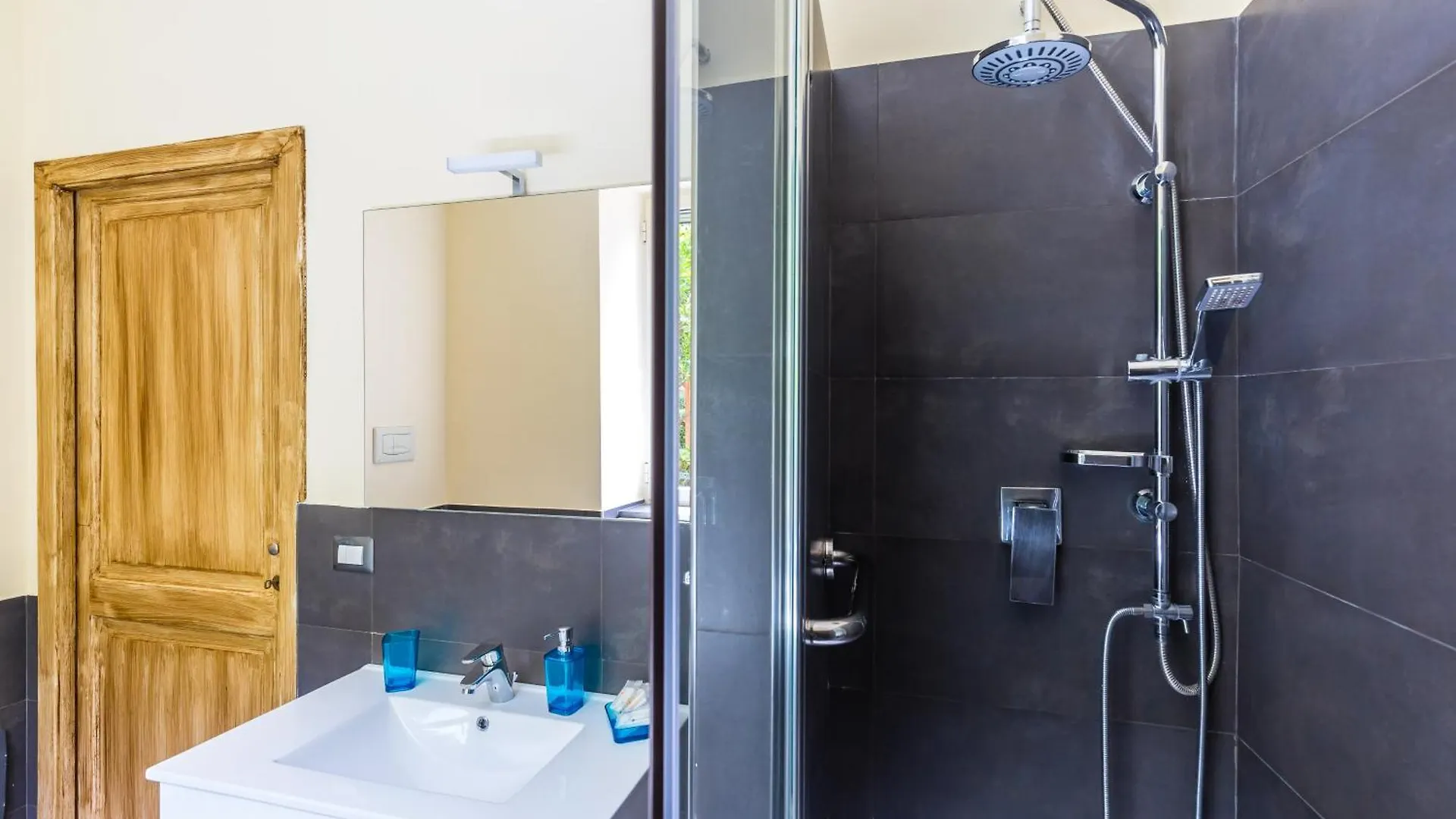 Villa Dolcevita With Parking By Napoliapartments Apartment