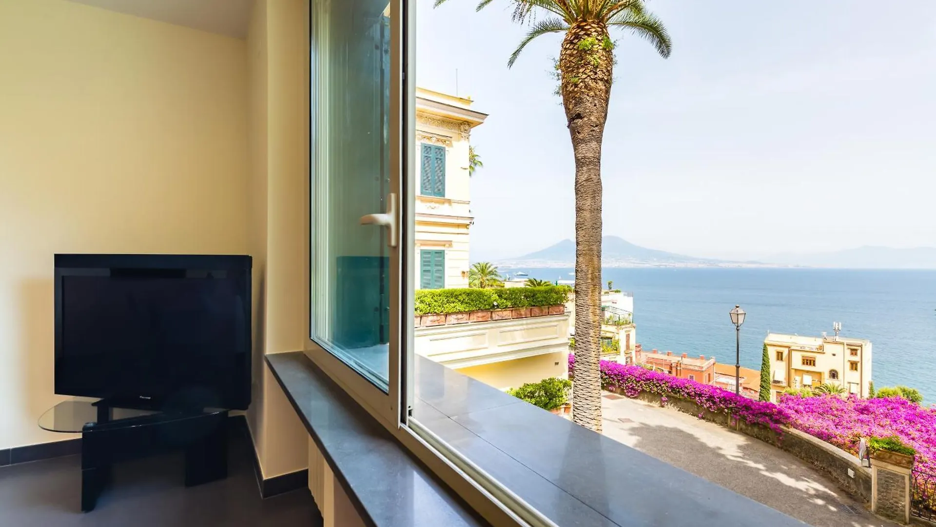 Villa Dolcevita With Parking By Napoliapartments 0*, Naples Italy