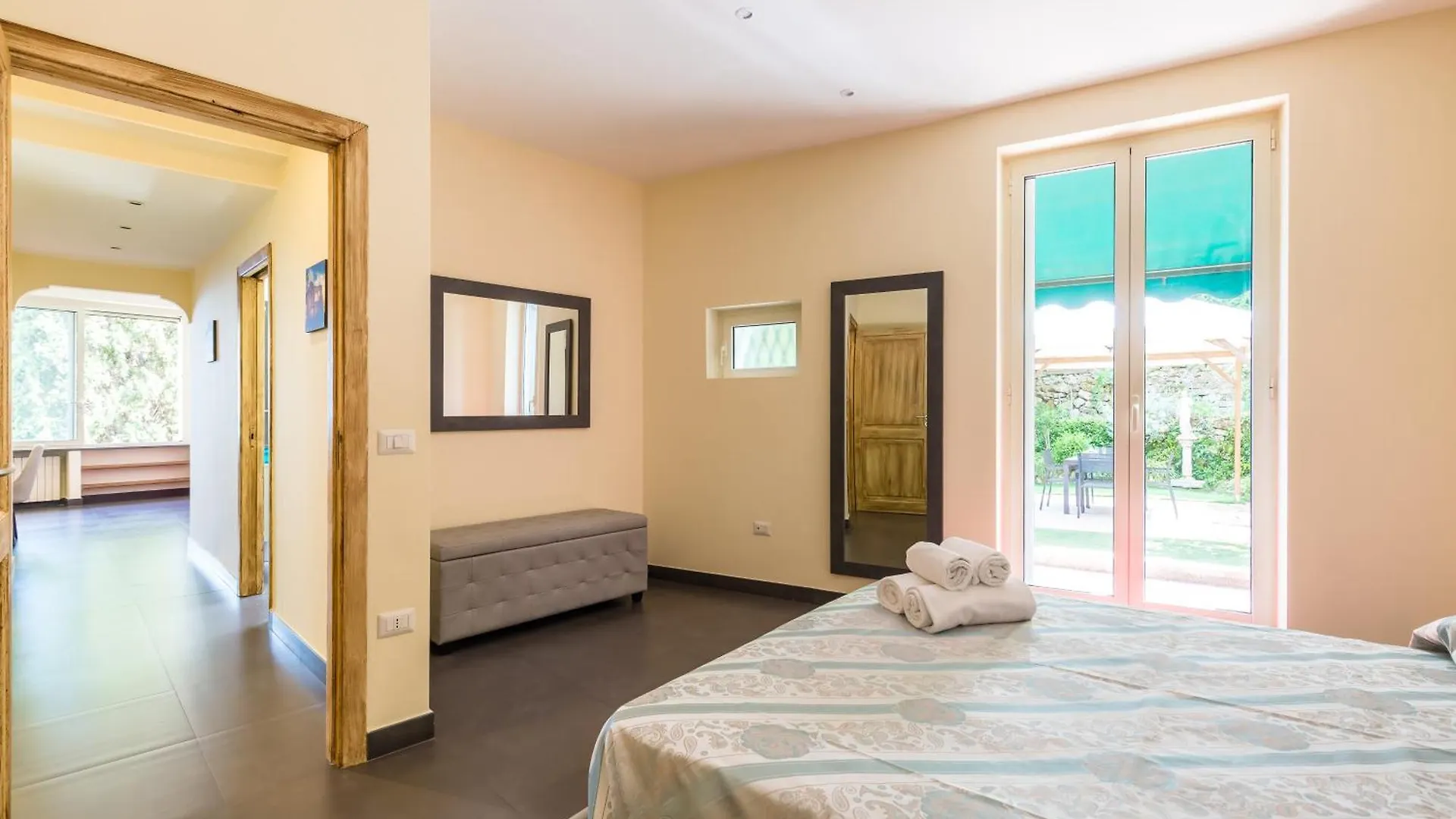 Apartment Villa Dolcevita With Parking By Napoliapartments