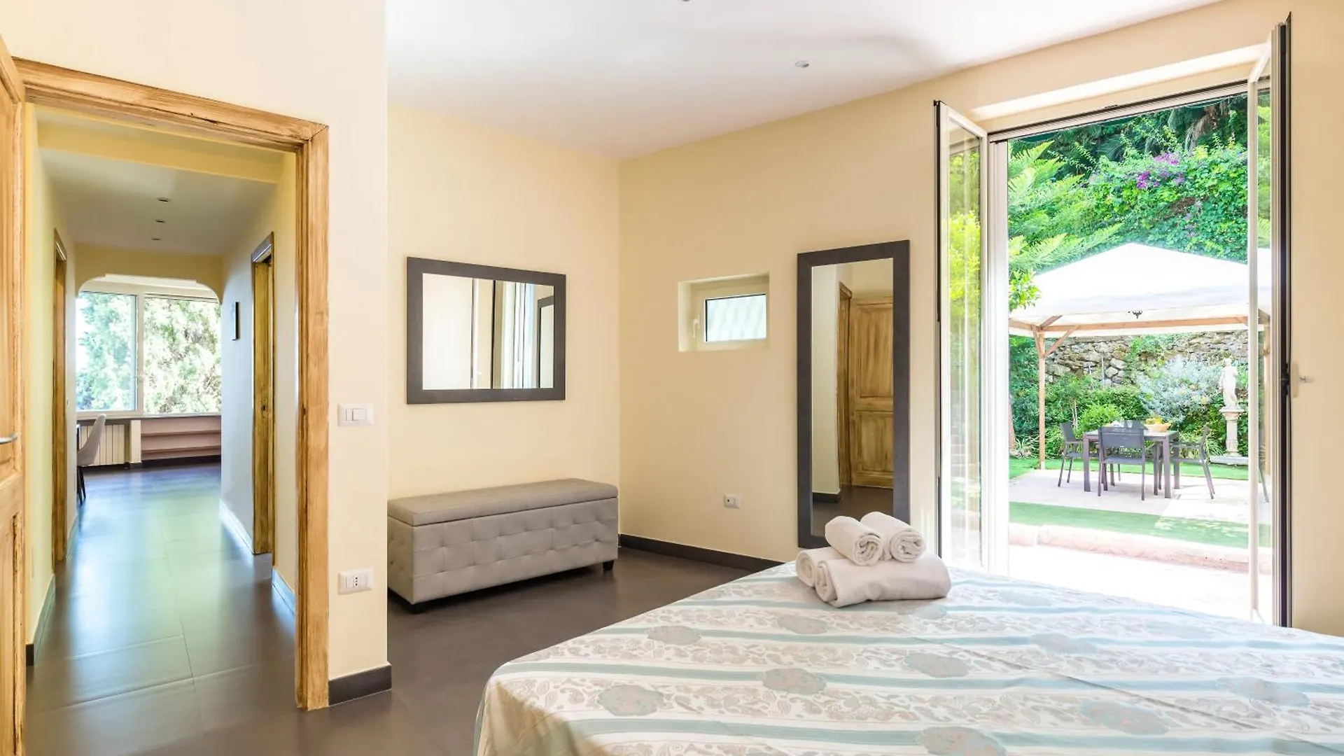 Villa Dolcevita With Parking By Napoliapartments 0*, Naples